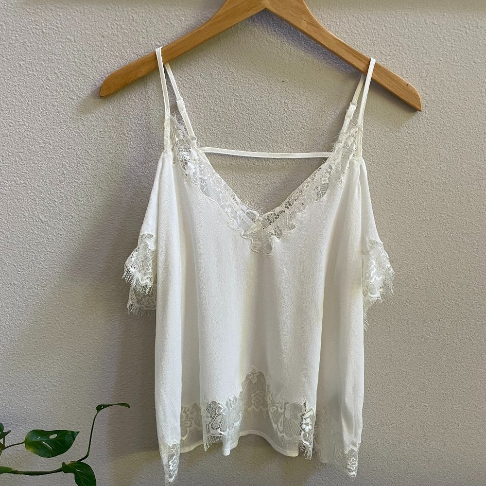 ASTR the Label White Cut-Out Shoulder Blouse, Size S, Brand new, never worn
